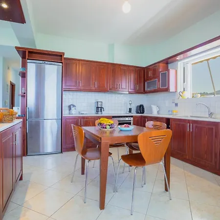 Aleka's House κρυμμένο μαργαριτάρι στο ακρογιαλι